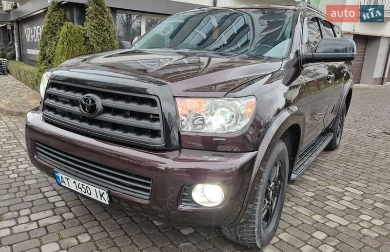Внедорожник / Кроссовер Toyota Sequoia 2012 в Ивано-Франковске