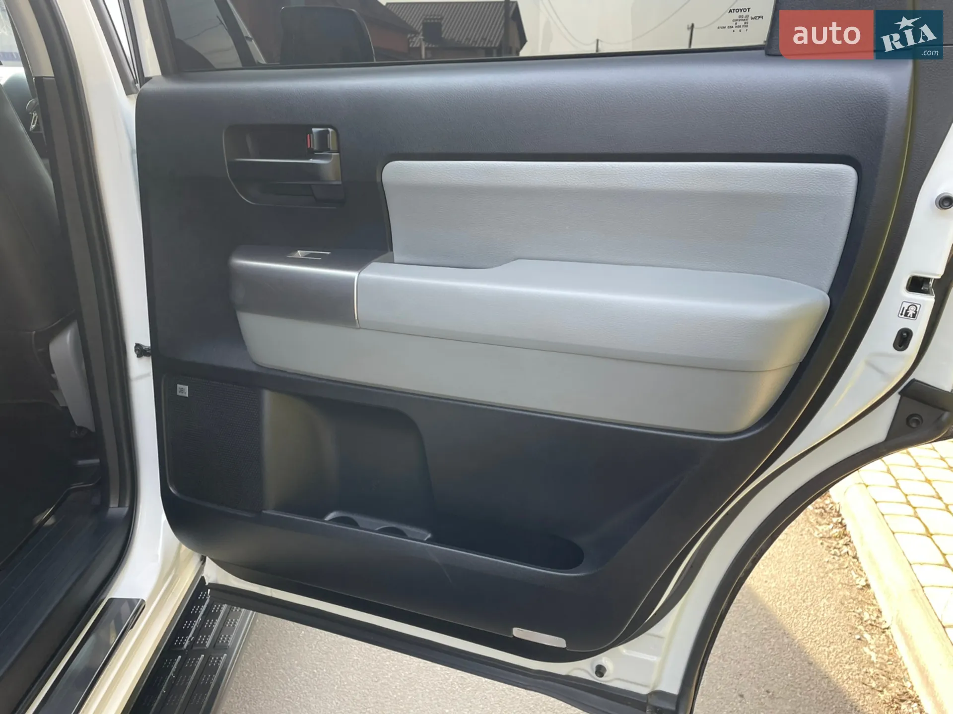 2018 Toyota Sequoia - мініатюра 28