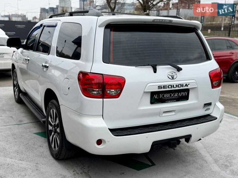 Внедорожник / Кроссовер Toyota Sequoia 2013 в Киеве