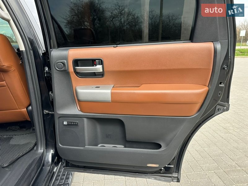 Позашляховик / Кросовер Toyota Sequoia 2008 в Харкові