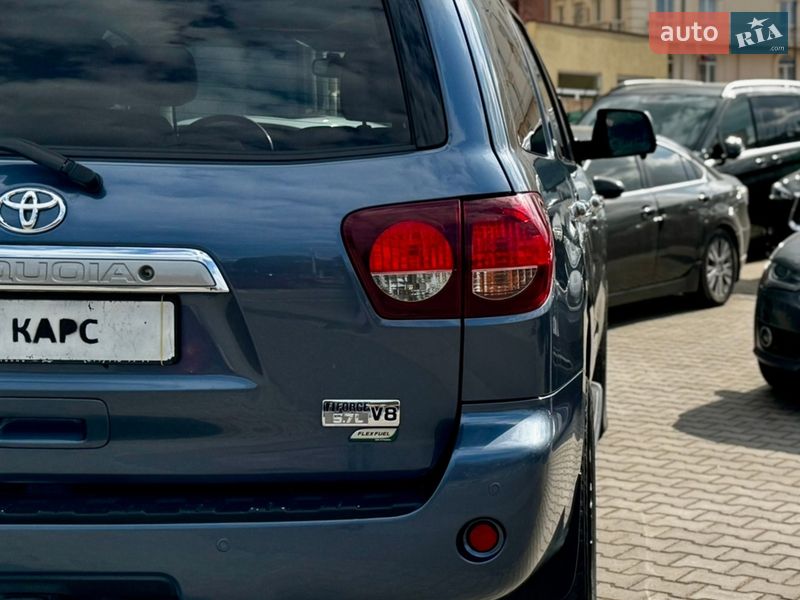 Внедорожник / Кроссовер Toyota Sequoia 2017 в Одессе фото 17 Внедорожник / Кроссовер Toyota Sequoia 2017 в Одессе