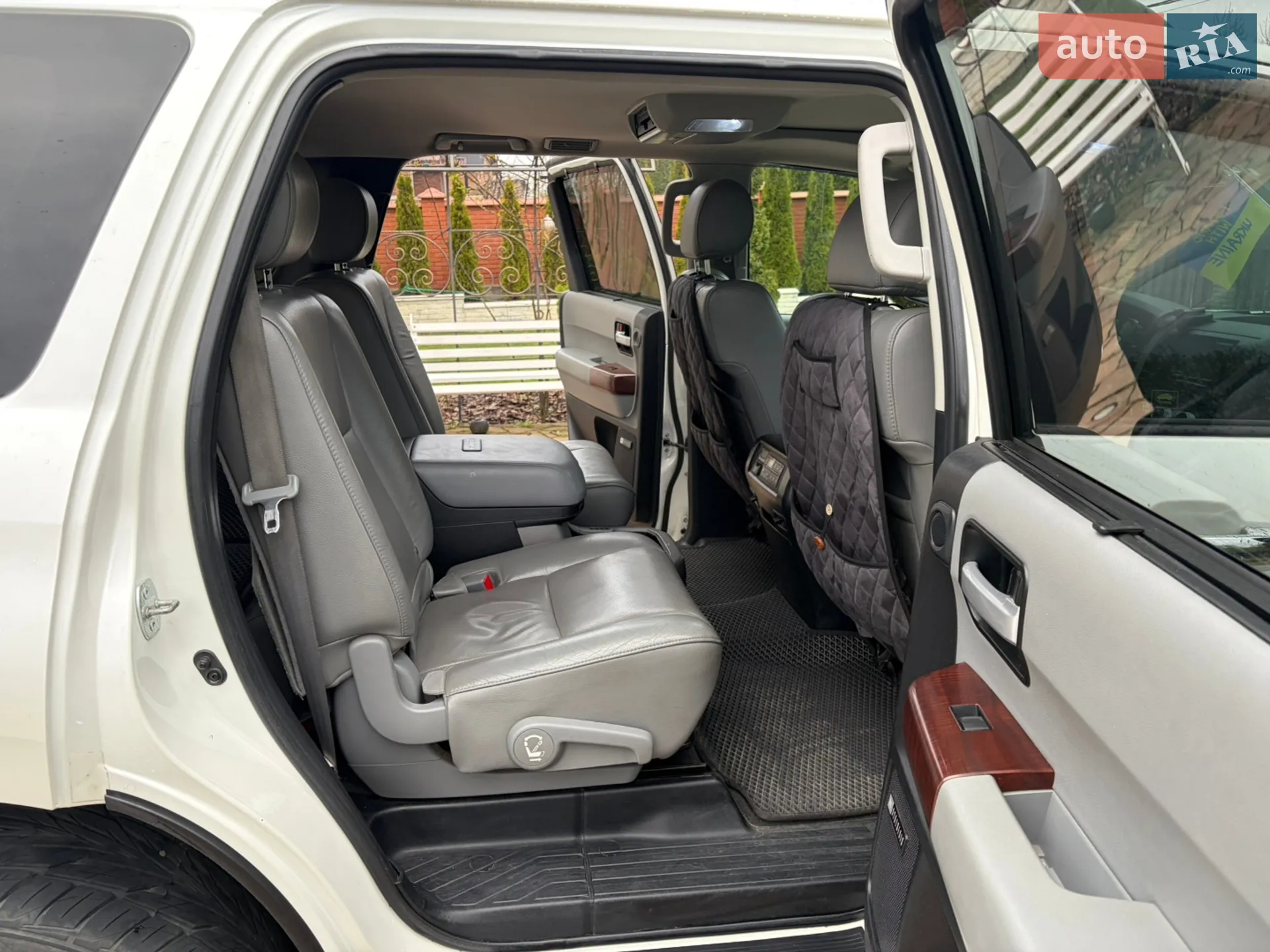 2012 Toyota Sequoia - мініатюра 17