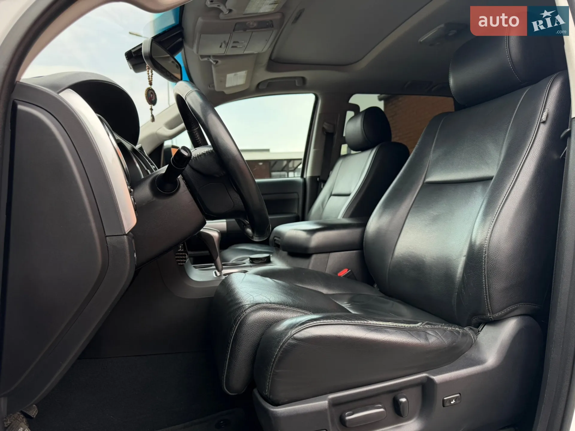 2018 Toyota Sequoia - мініатюра 11