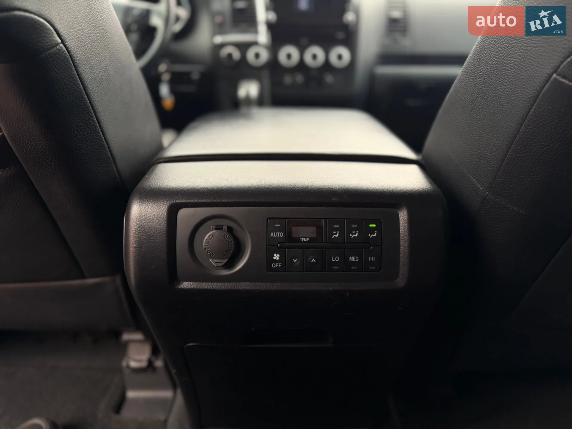 2018 Toyota Sequoia - мініатюра 19