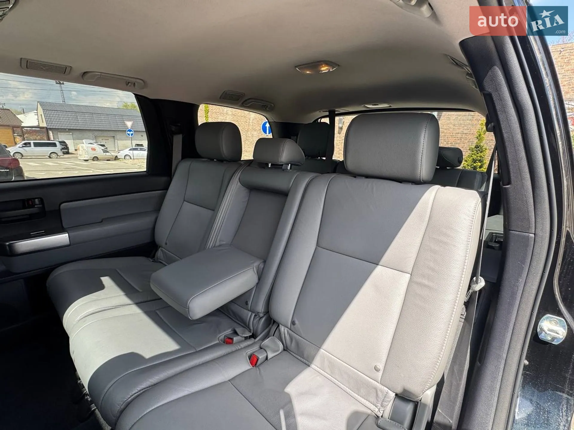 2018 Toyota Sequoia - мініатюра 29