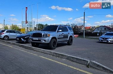 Внедорожник / Кроссовер Toyota Sequoia 2001 в Ровно