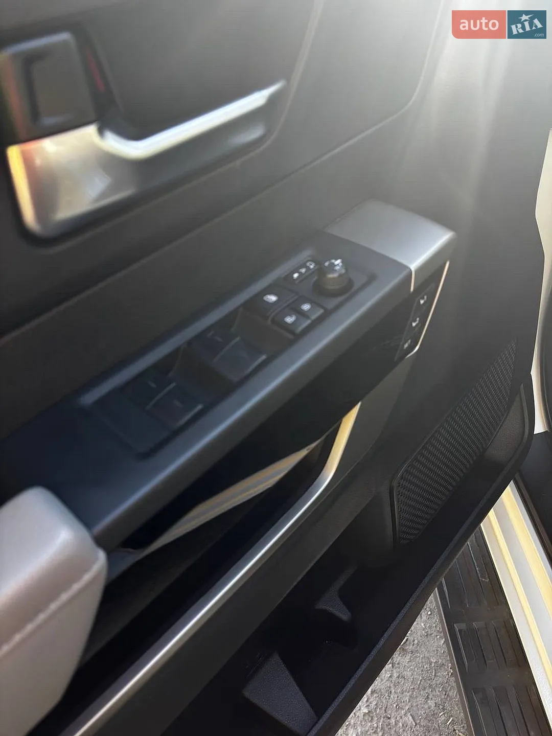2023 Toyota Sequoia - мініатюра 12