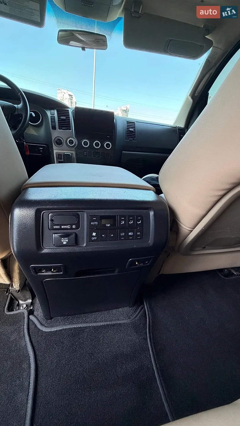 2013 Toyota Sequoia - мініатюра 25