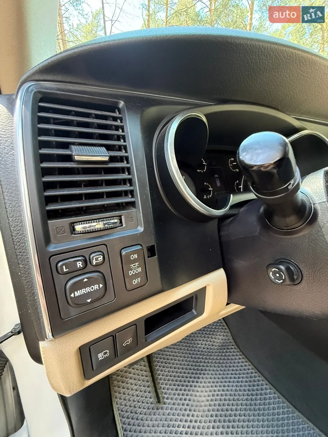 2019 Toyota Sequoia - мініатюра 27