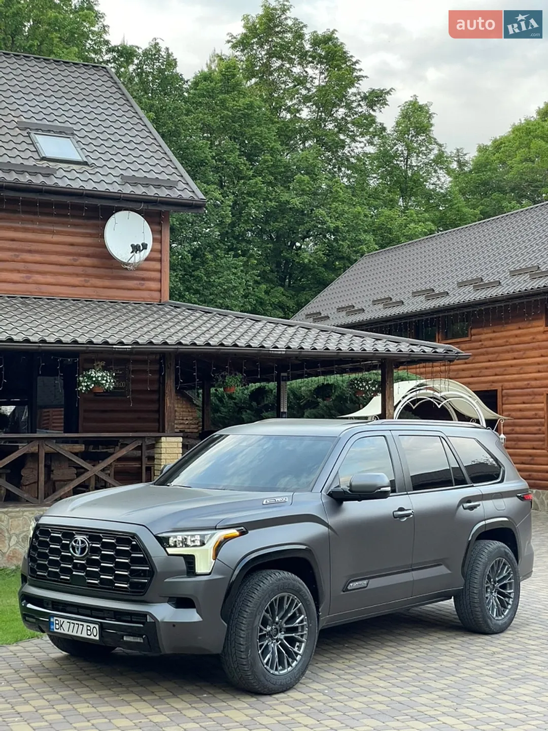 2022 Toyota Sequoia - фото 1