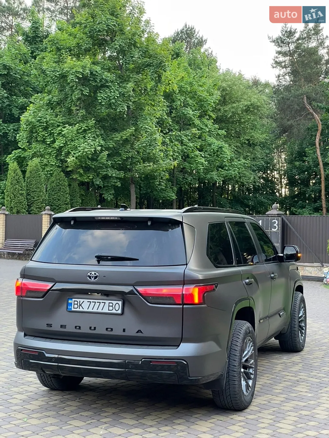2022 Toyota Sequoia - мініатюра 12