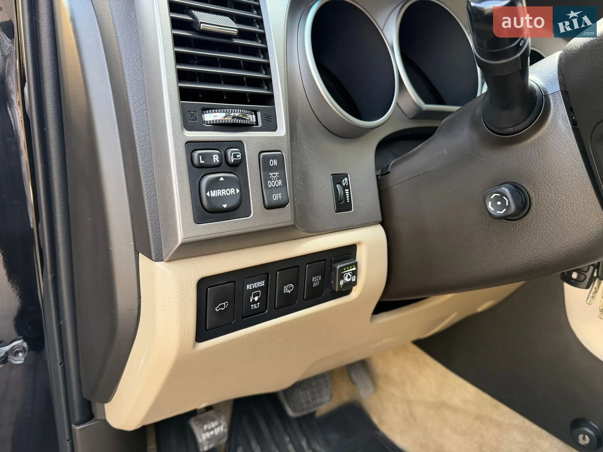 2010 Toyota Sequoia - мініатюра 32