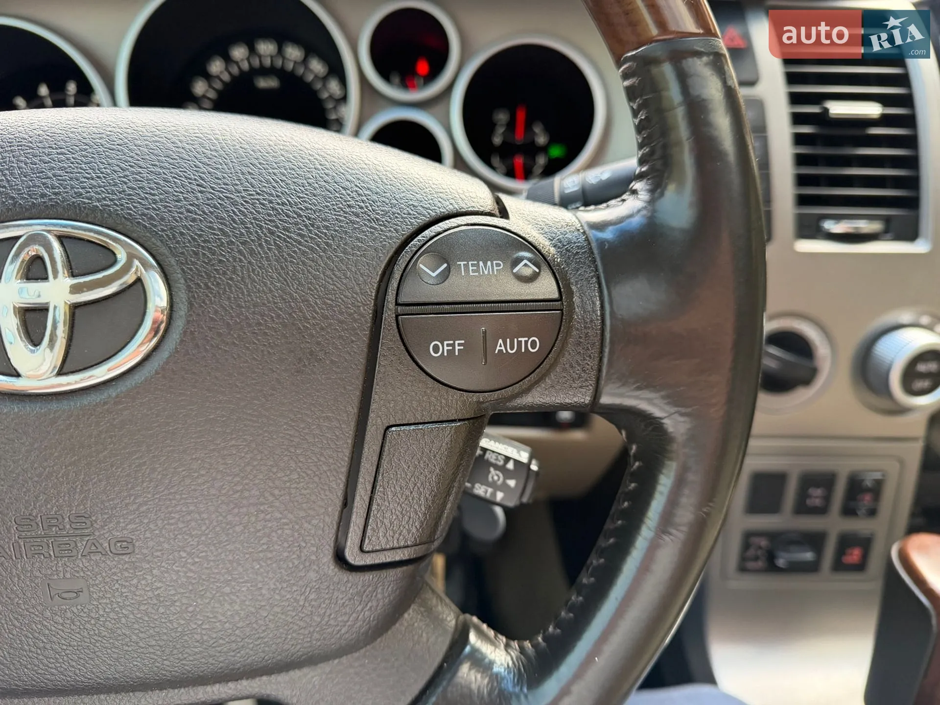 2010 Toyota Sequoia - мініатюра 36