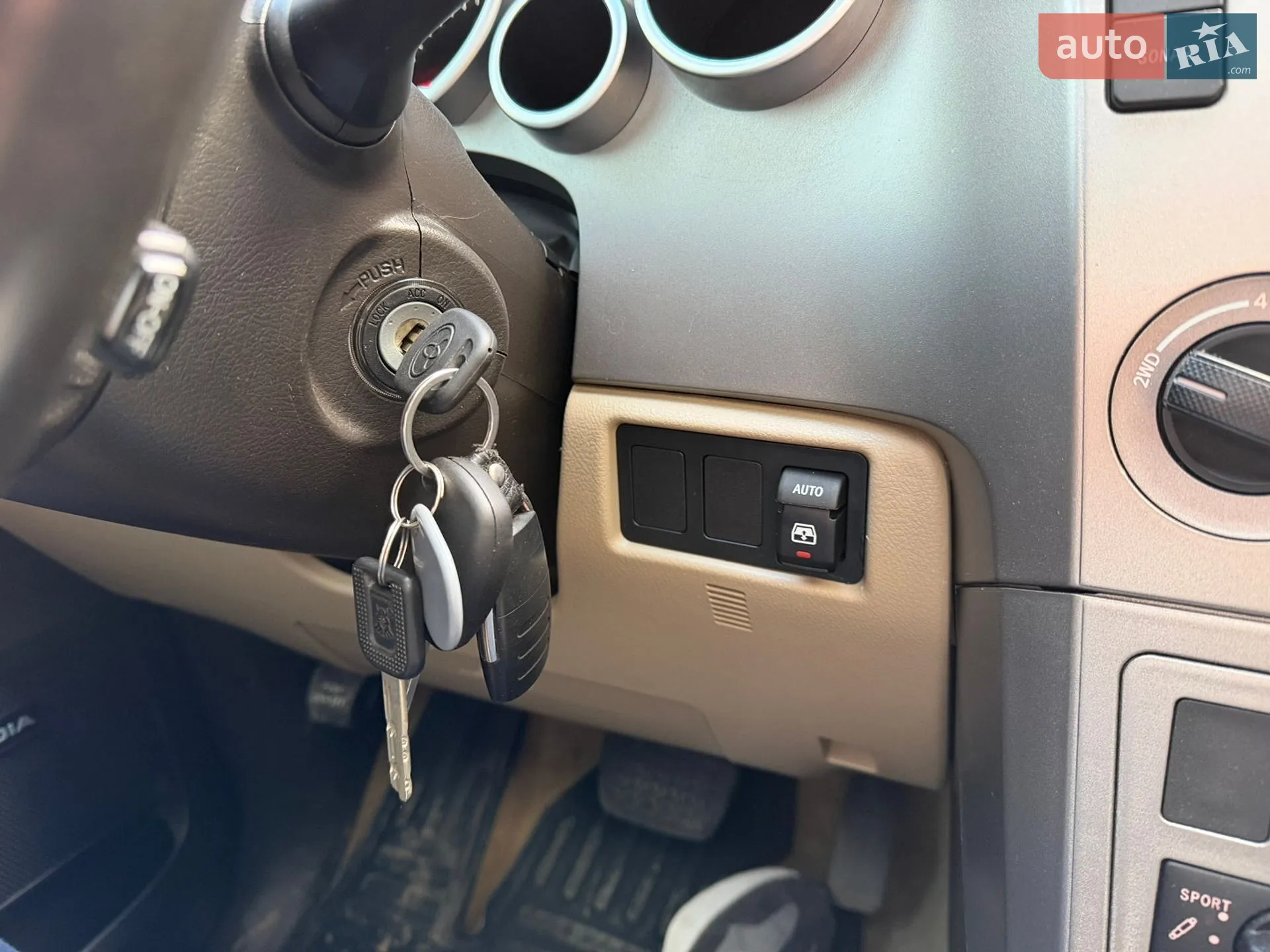 2010 Toyota Sequoia - мініатюра 39