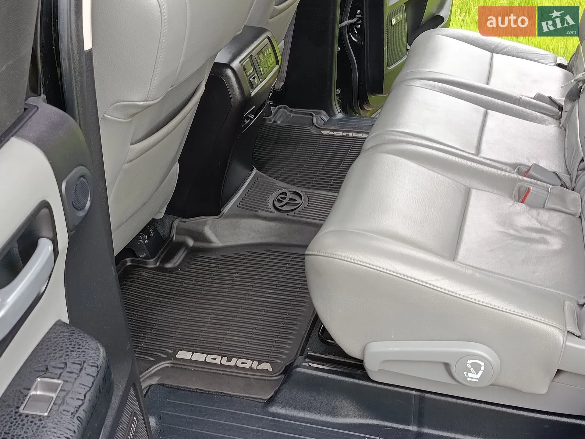 2018 Toyota Sequoia - мініатюра 29
