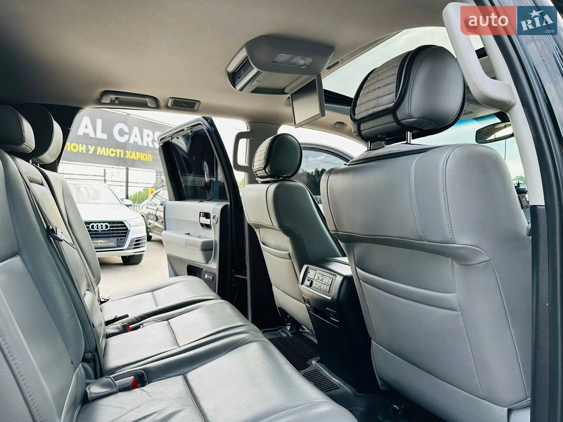 2013 Toyota Sequoia - мініатюра 22