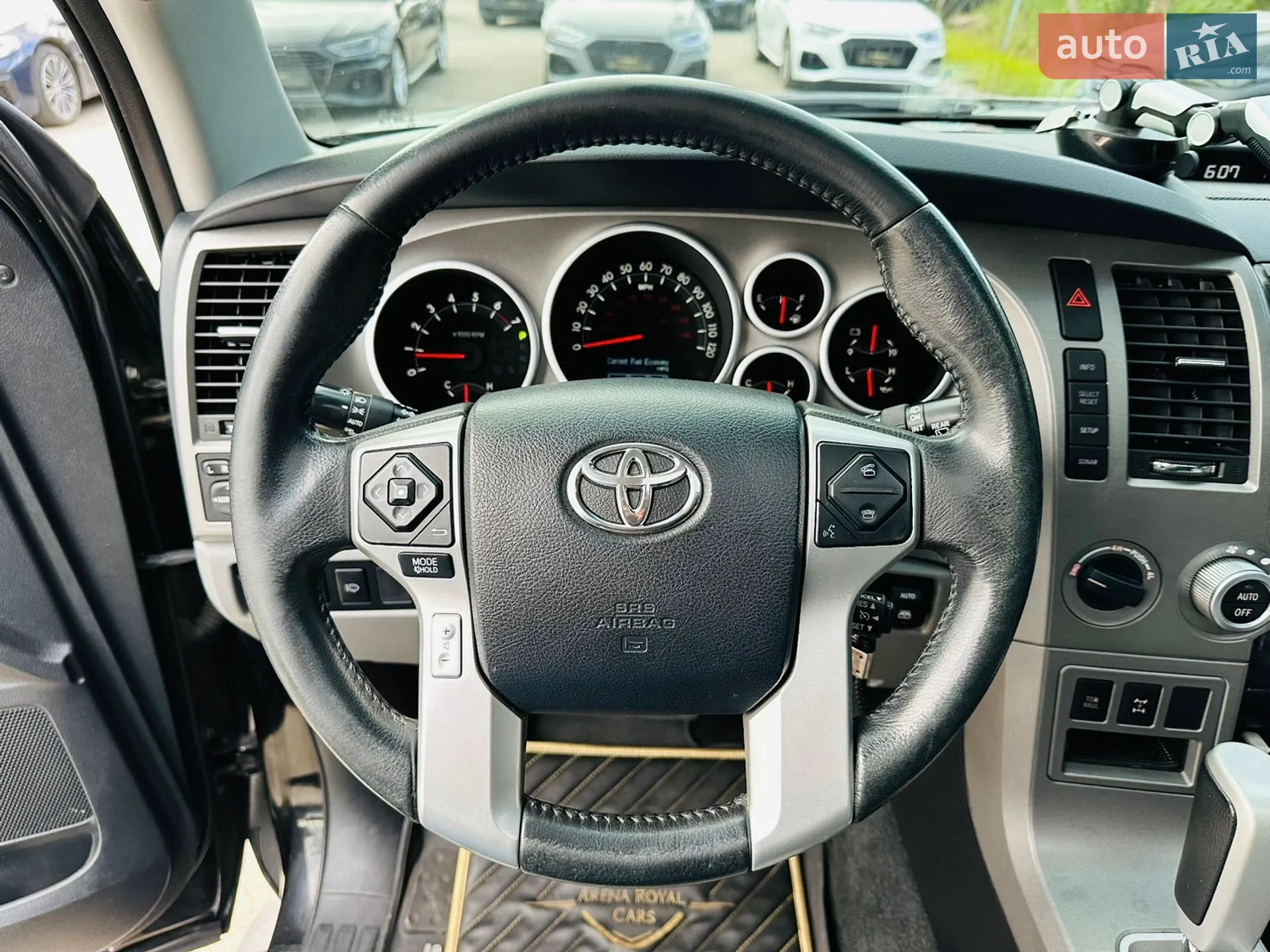 2013 Toyota Sequoia - мініатюра 32