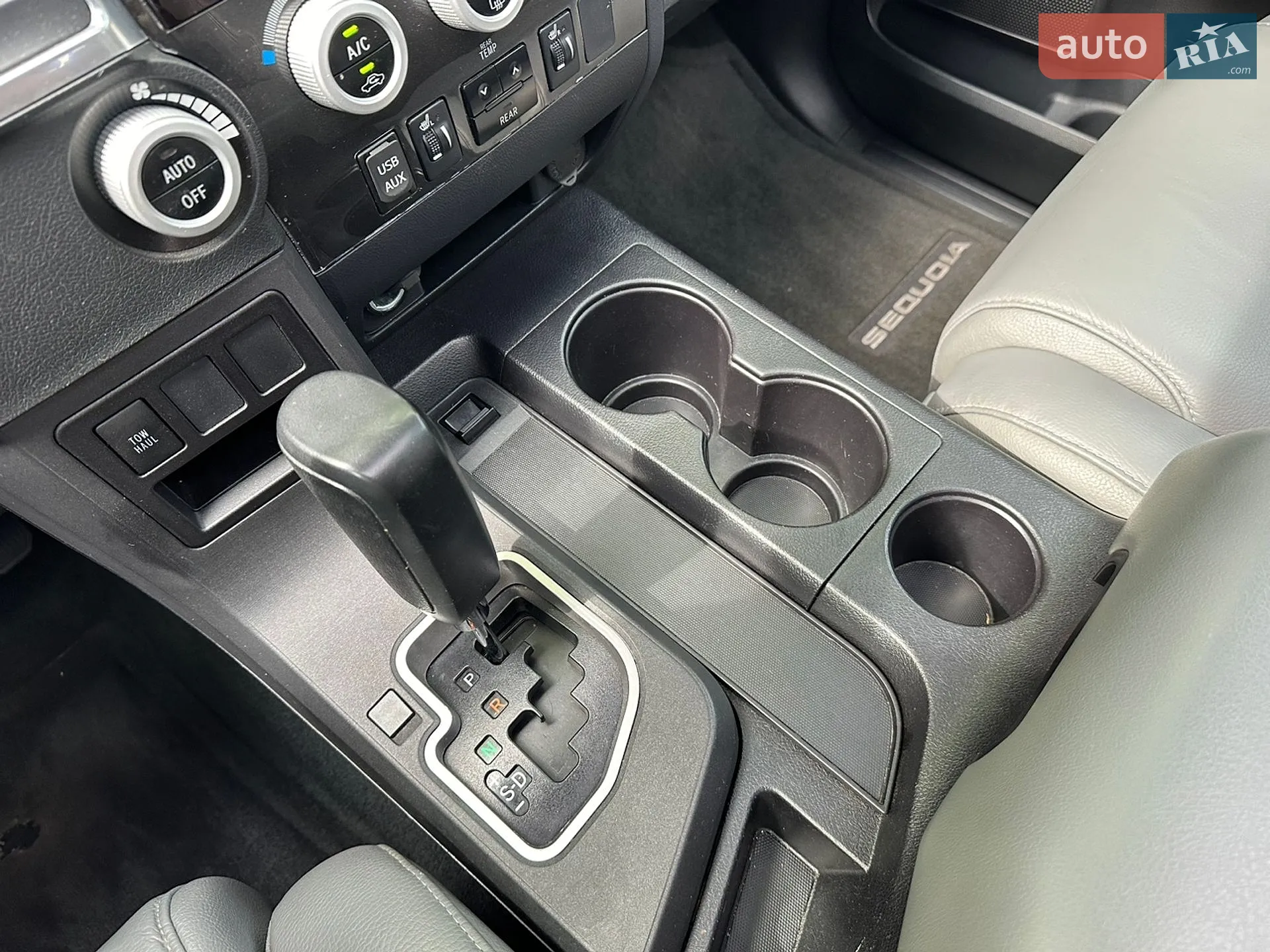 2017 Toyota Sequoia - мініатюра 13