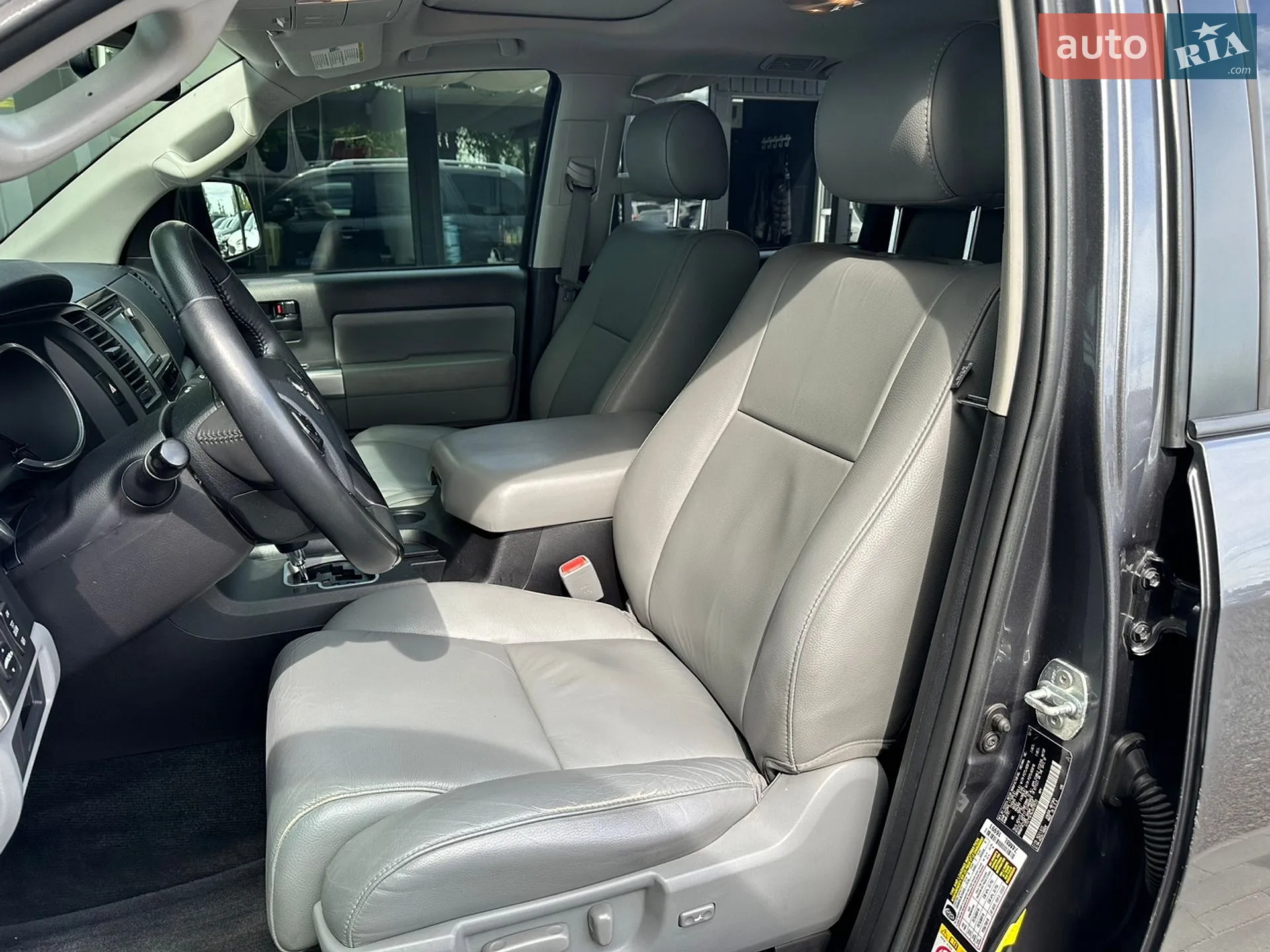 2017 Toyota Sequoia - мініатюра 23