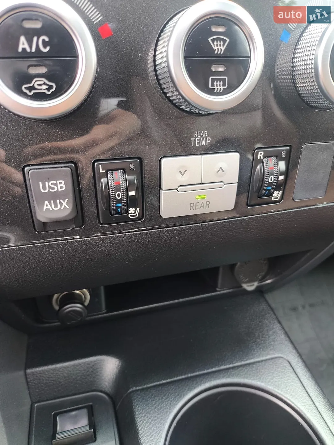 2015 Toyota Sequoia - мініатюра 71