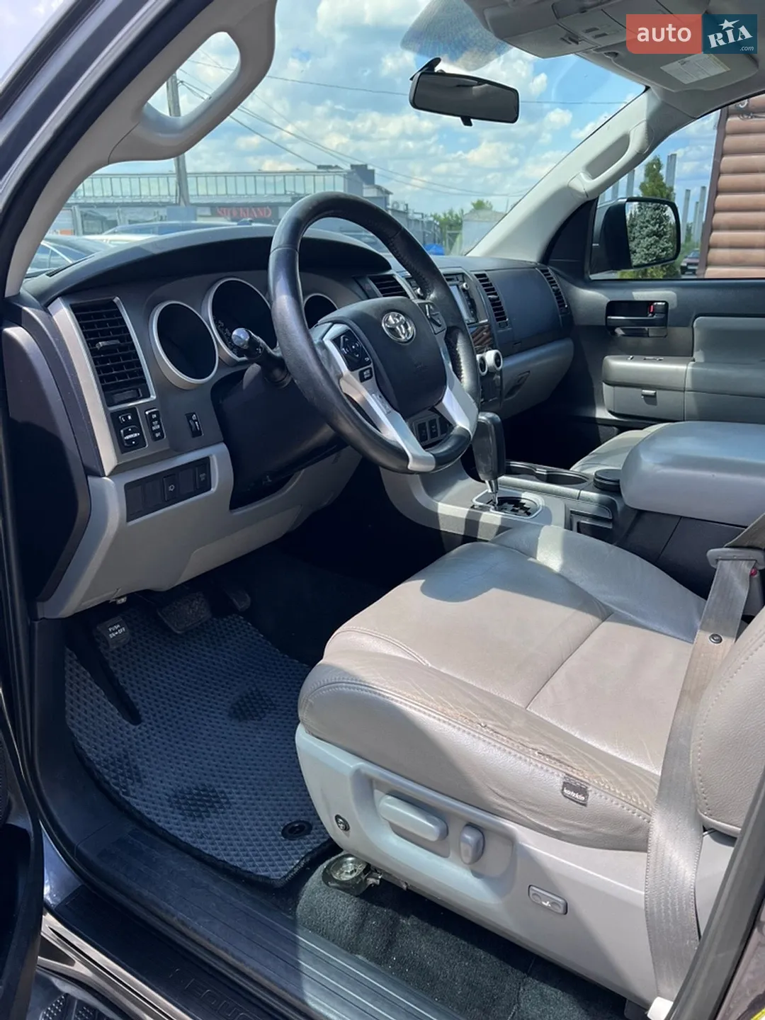 2014 Toyota Sequoia - мініатюра 10