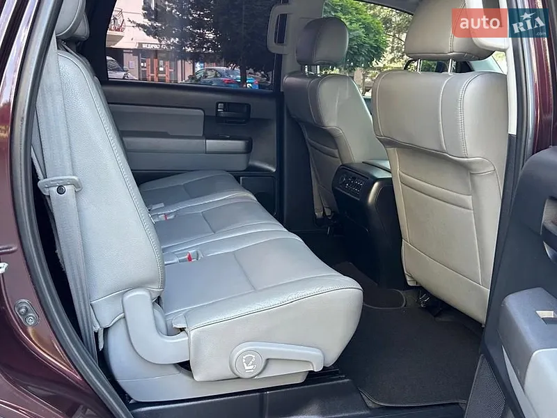 Toyota Sequoia 2012 VIN 5TDBM5G17CS001768 фото оголошення 31 з 79