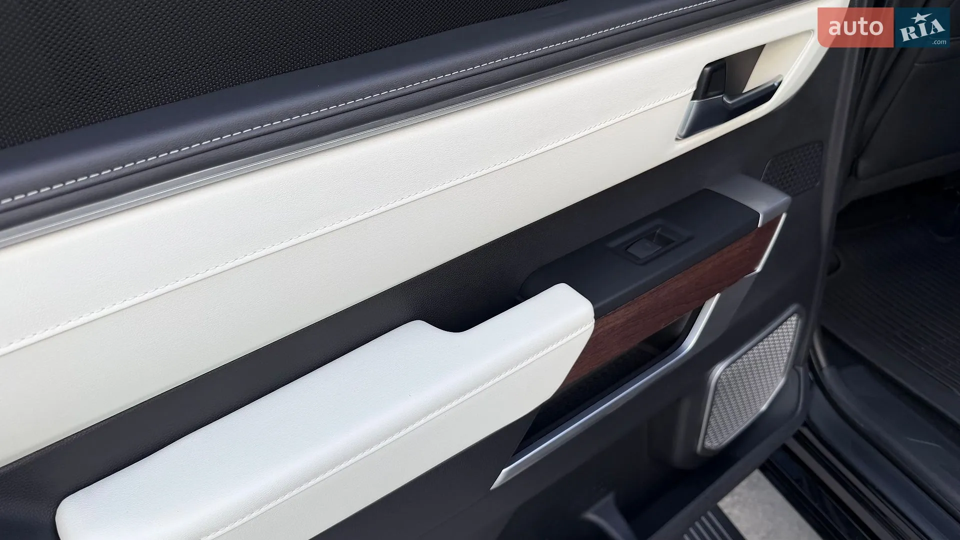 2023 Toyota Sequoia - мініатюра 14
