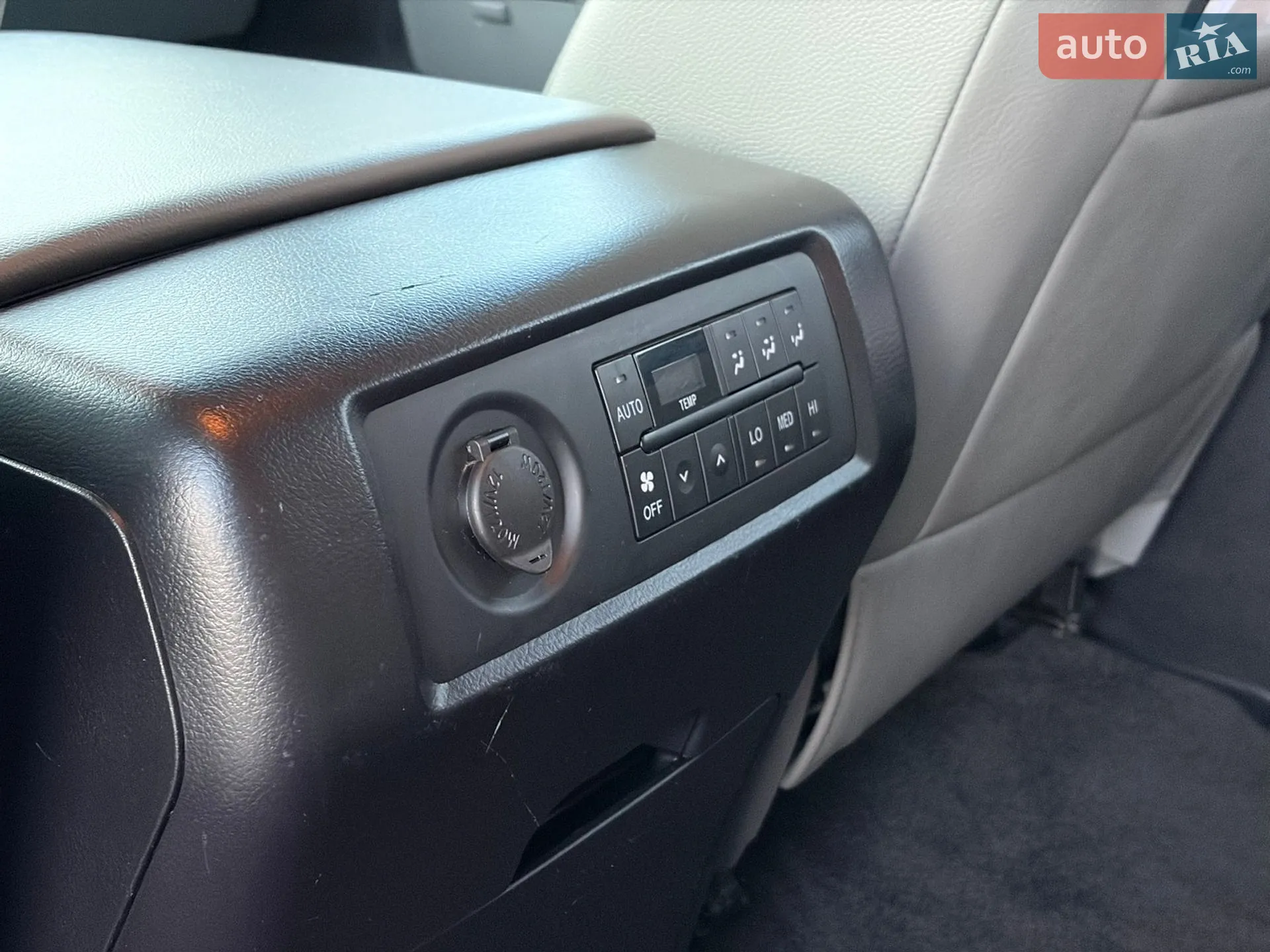 2019 Toyota Sequoia - мініатюра 38