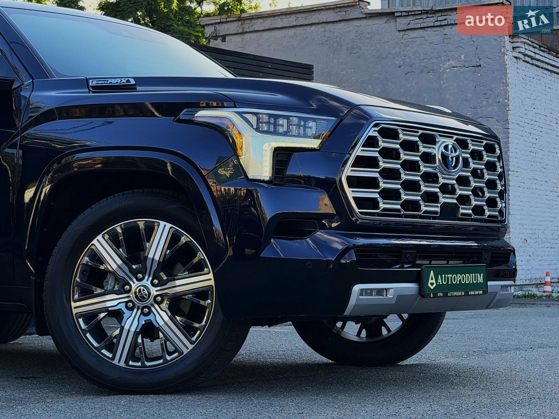 2023 Toyota Sequoia - мініатюра 12