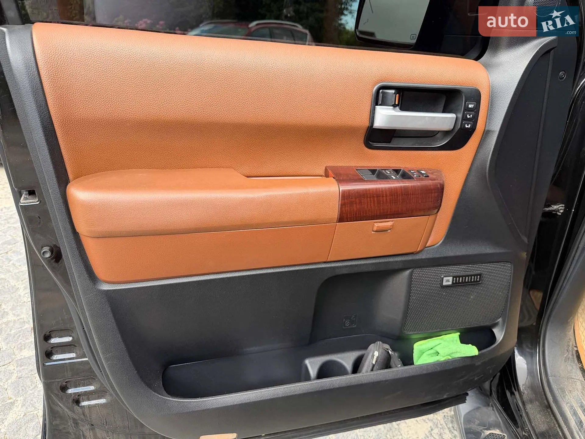 2012 Toyota Sequoia - мініатюра 13