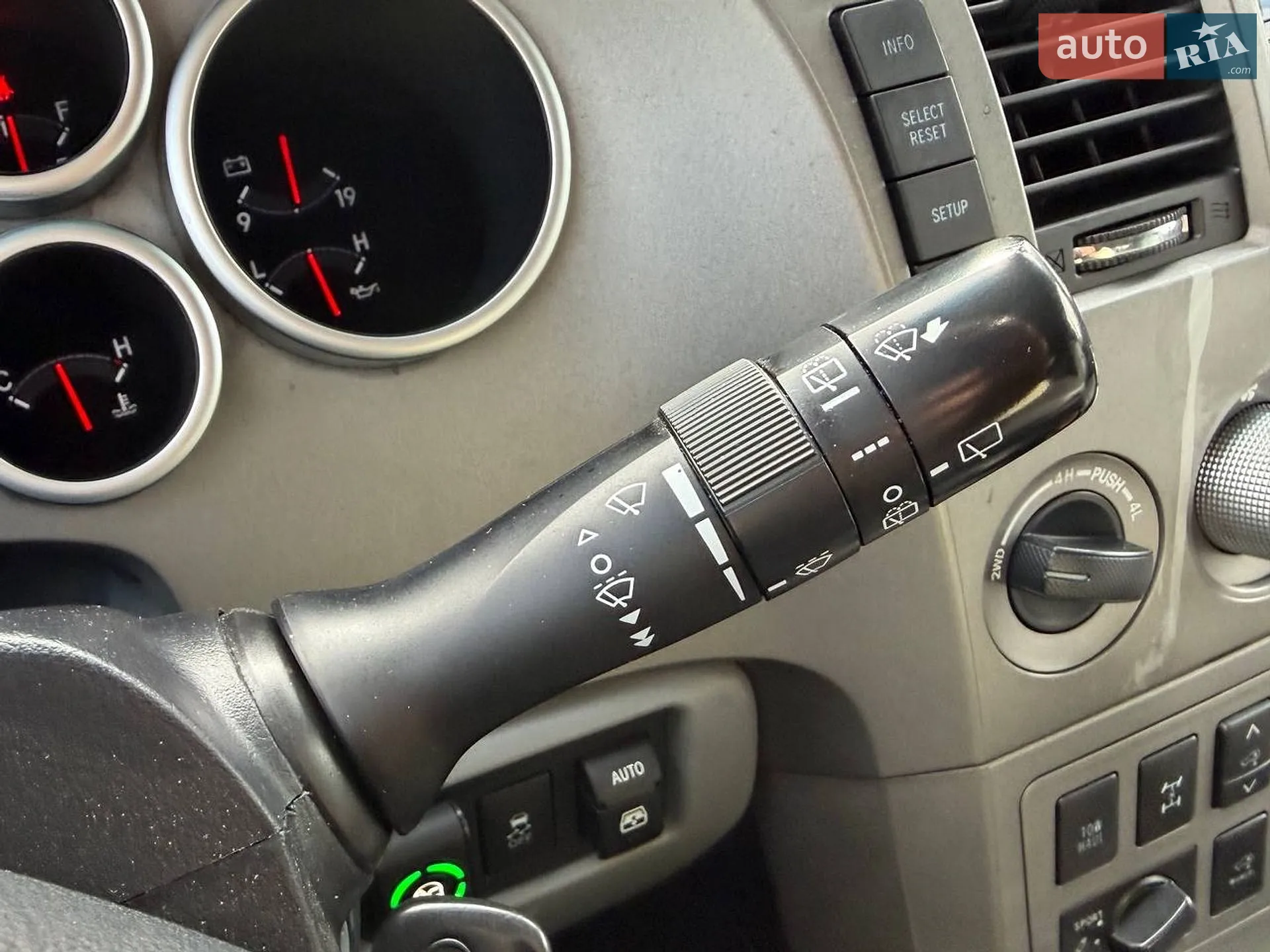 2010 Toyota Sequoia - мініатюра 18