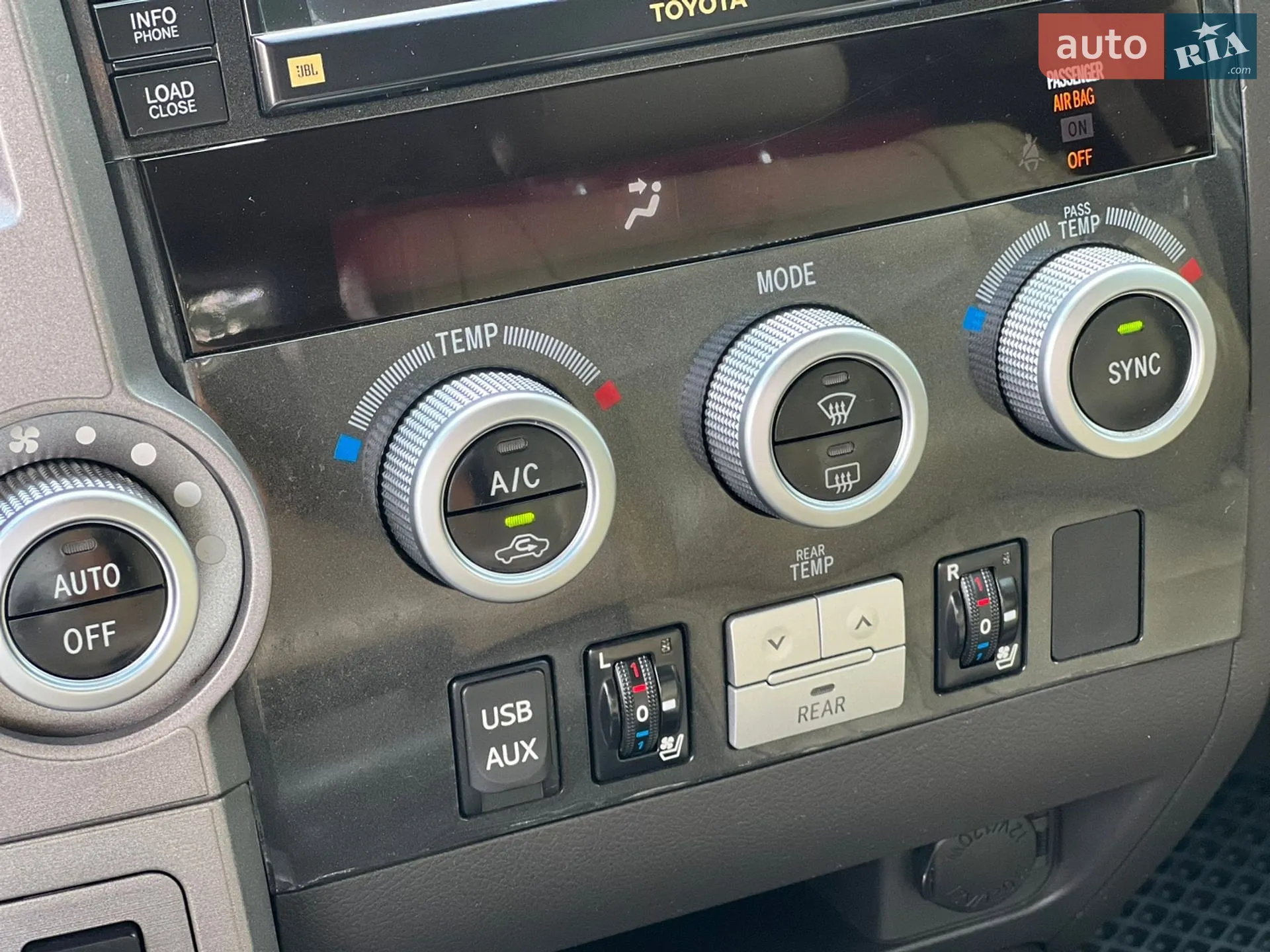 2010 Toyota Sequoia - мініатюра 28