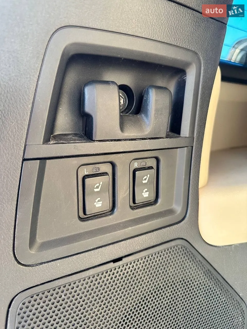 2019 Toyota Sequoia - мініатюра 21