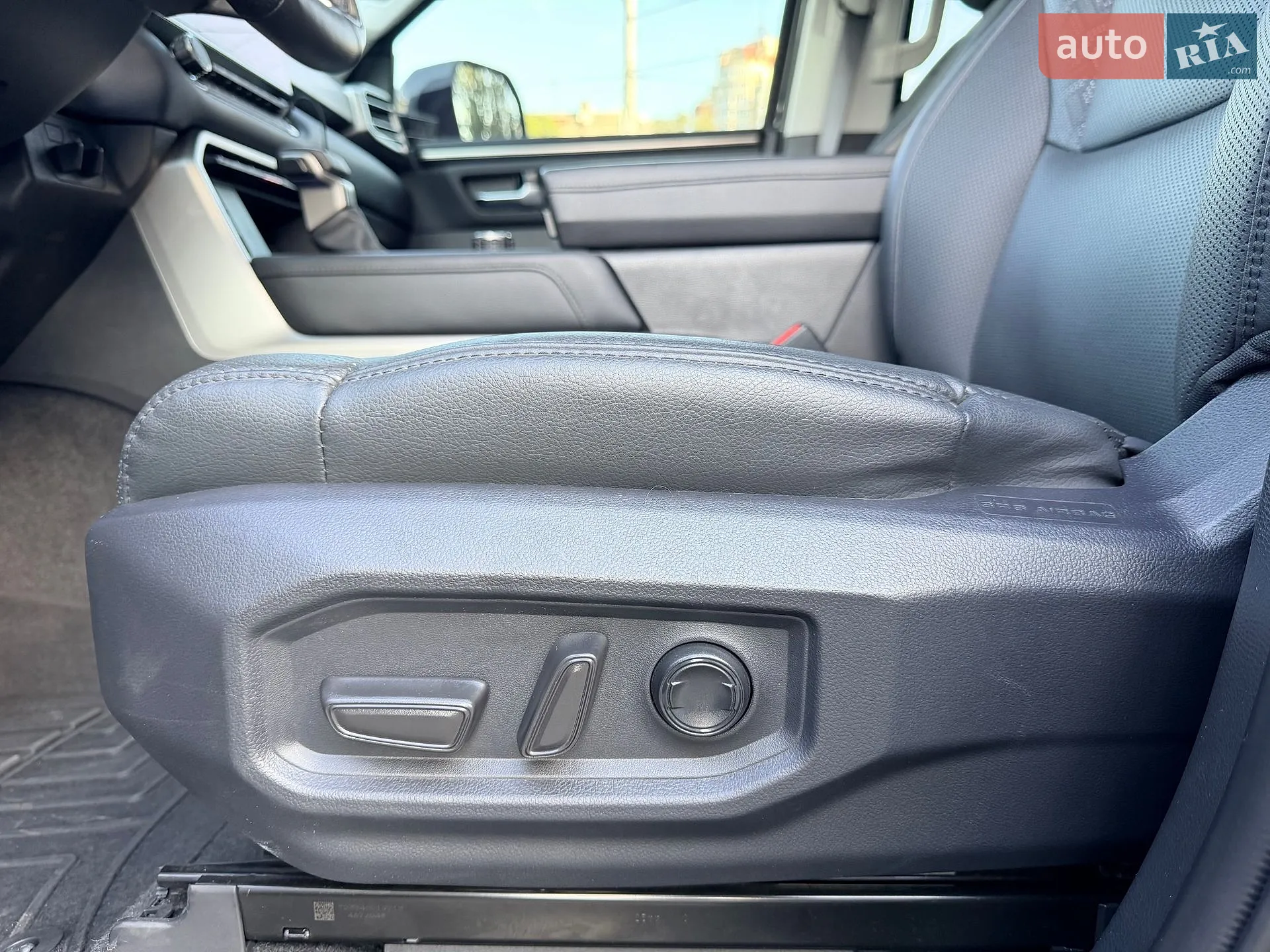 2024 Toyota Sequoia - мініатюра 16