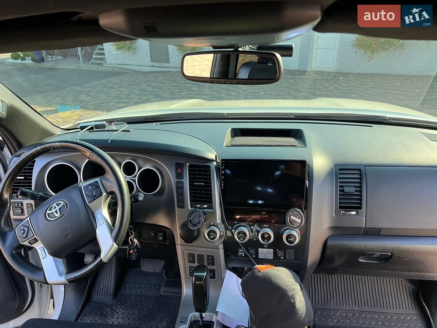 2014 Toyota Sequoia - мініатюра 30