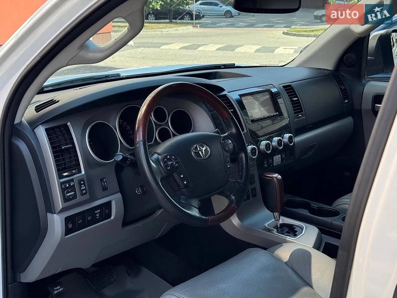2013 Toyota Sequoia - мініатюра 25