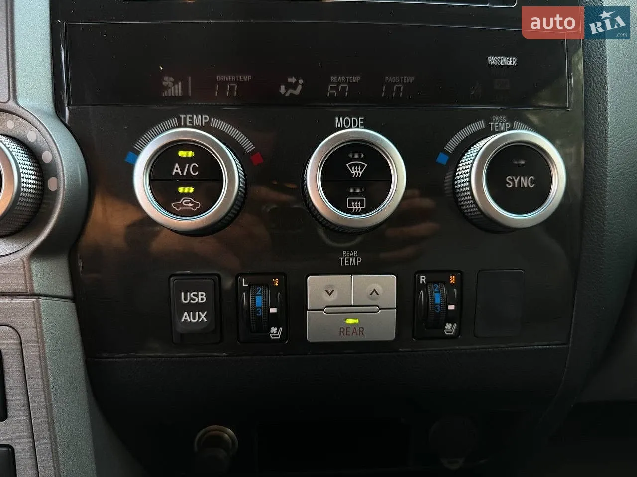 2013 Toyota Sequoia - мініатюра 34