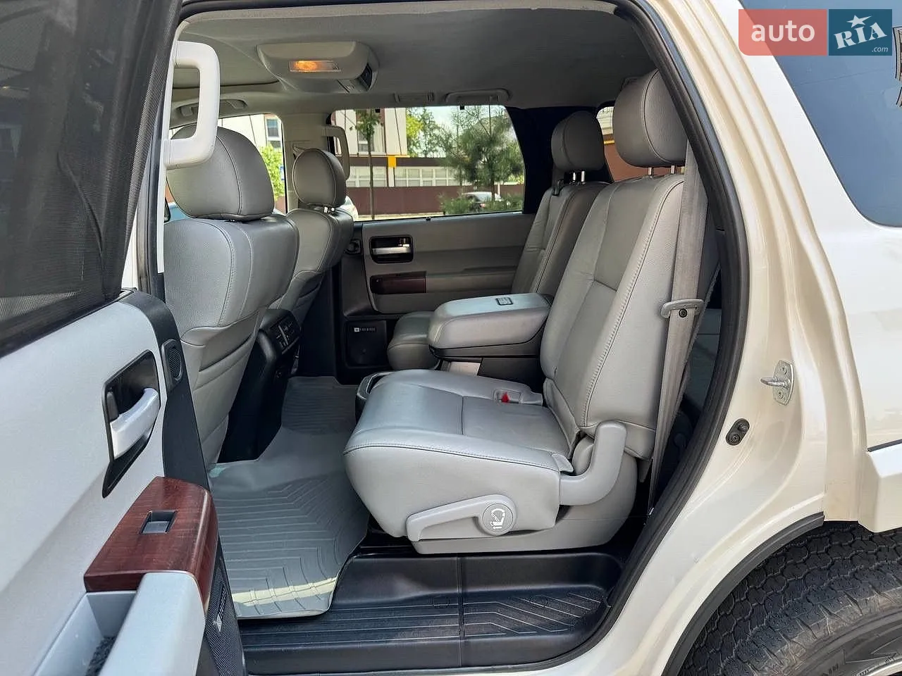 2013 Toyota Sequoia - мініатюра 41