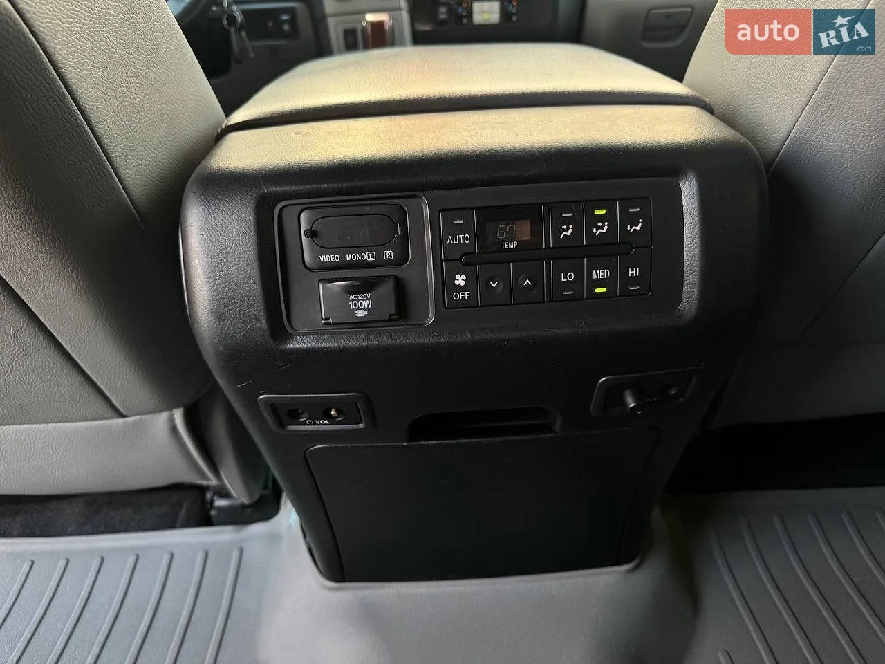 2013 Toyota Sequoia - мініатюра 44