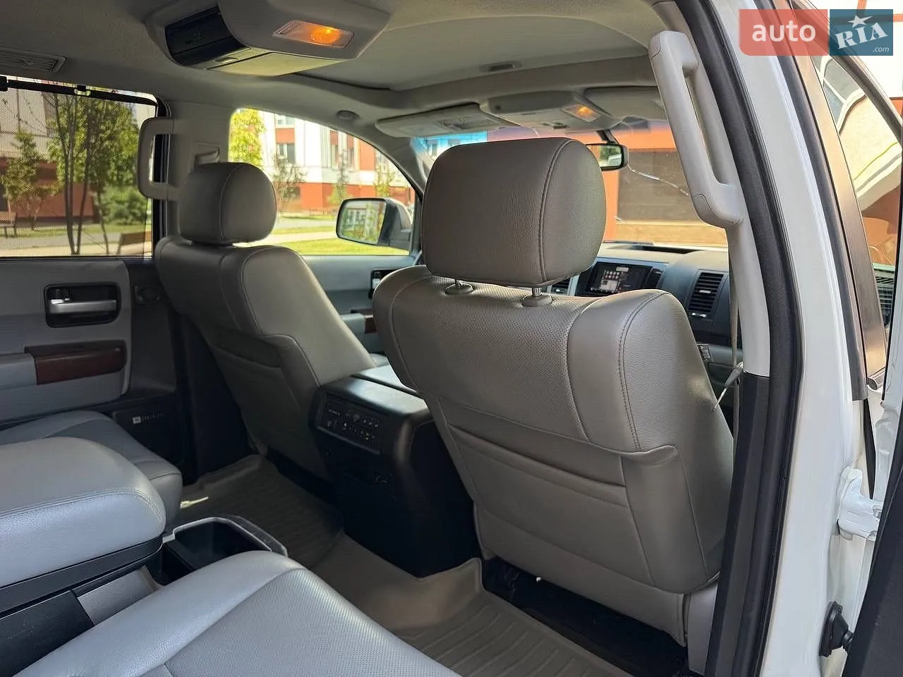 2013 Toyota Sequoia - мініатюра 56