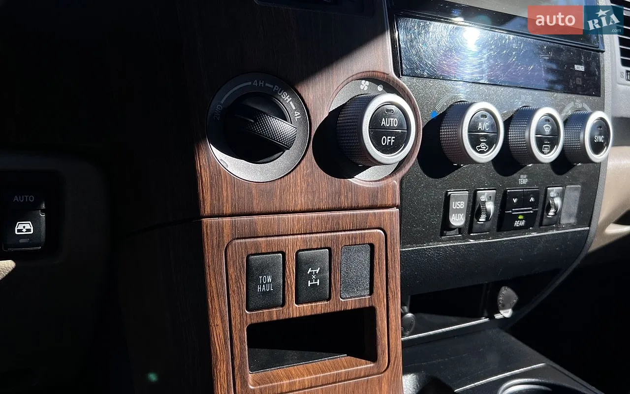 2012 Toyota Sequoia - мініатюра 19