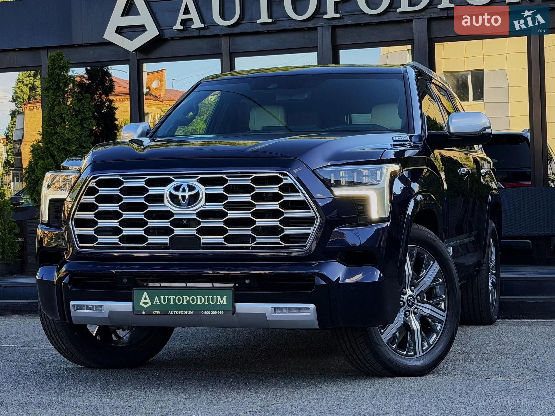2023 Toyota Sequoia - мініатюра 5