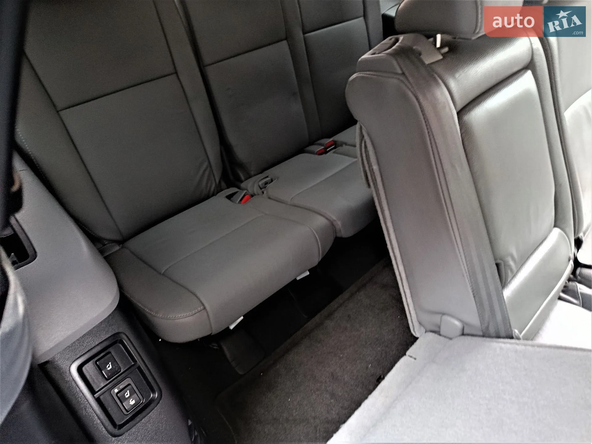 2018 Toyota Sequoia - мініатюра 12
