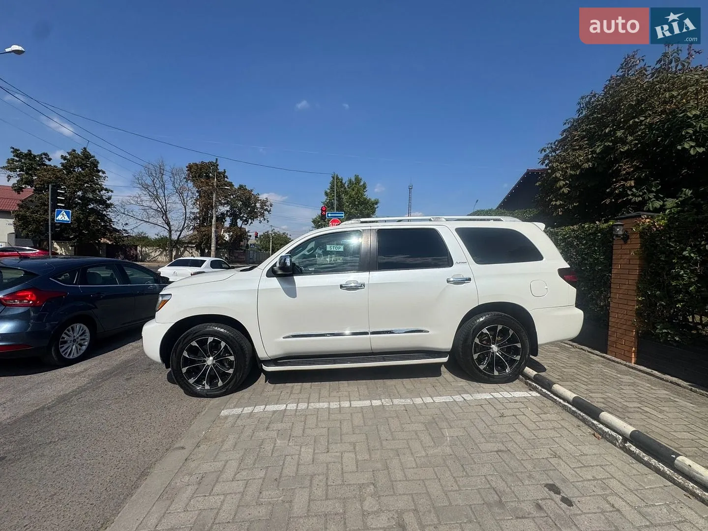 2014 Toyota Sequoia - мініатюра 2