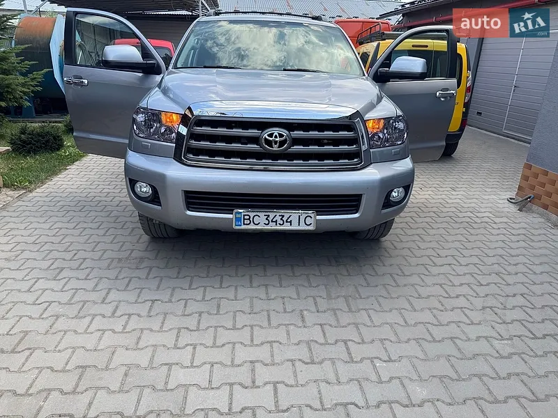Toyota Sequoia 2016