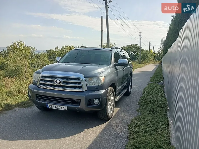 Toyota Sequoia
