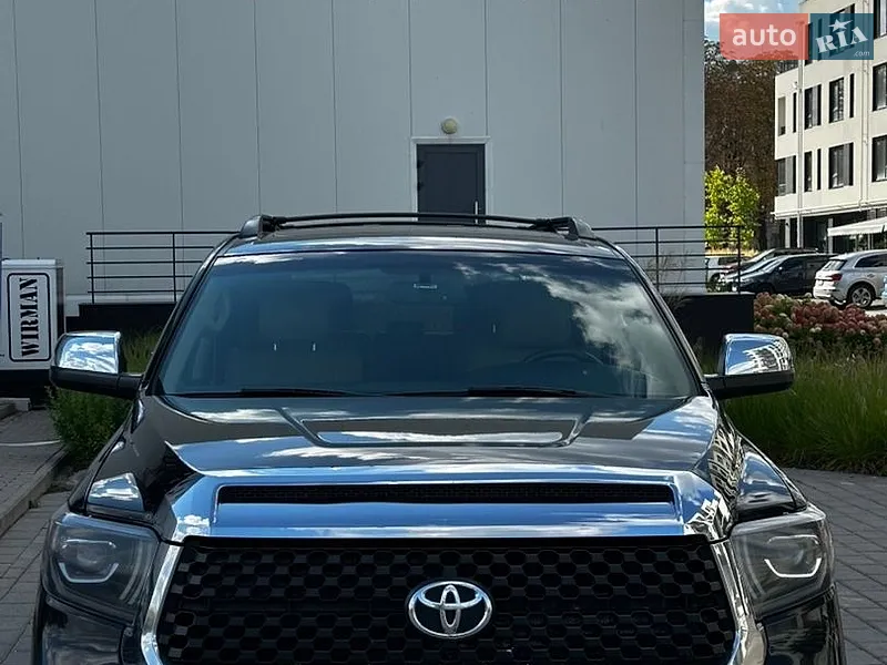 Toyota Sequoia 2014