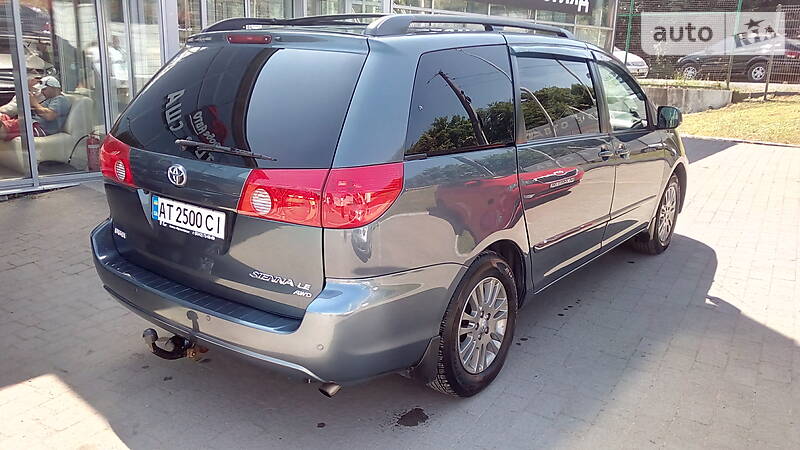 Минивэн Toyota Sienna 2007 в Ивано-Франковске