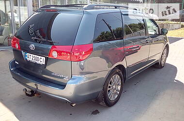 Минивэн Toyota Sienna 2007 в Ивано-Франковске