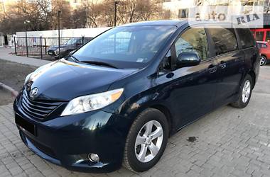 Toyota Sienna 2012